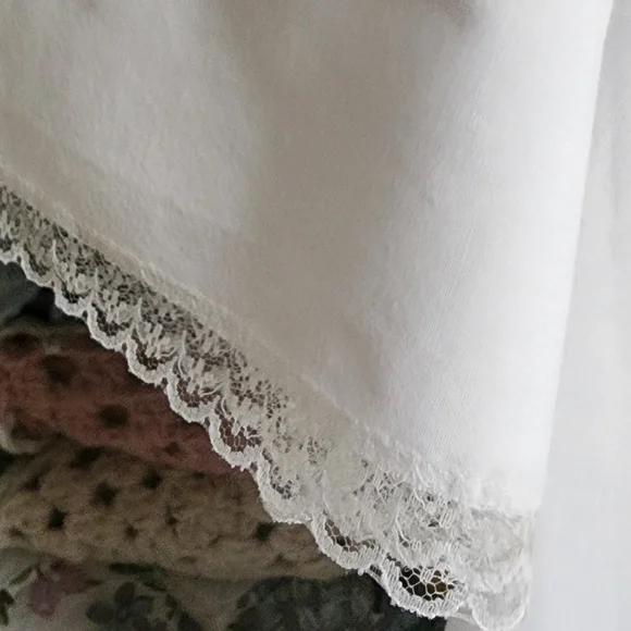 Vintage Elegant White Button-Down Nightgown Set - Picture 4 of 11